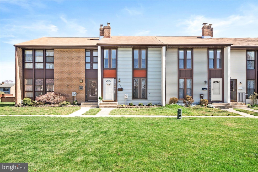 182 Canterbury Ct, East Windsor, NJ 08520 - photo 1