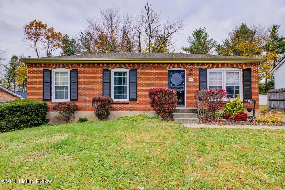 9006 Lantana Dr, Louisville, KY 40229 - photo 1