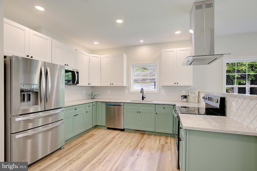 Sold $689,900 • Co-Listing Agent