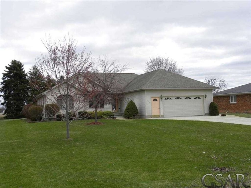 320 Elizabeth Dr, Owosso, MI 48867 - photo 1