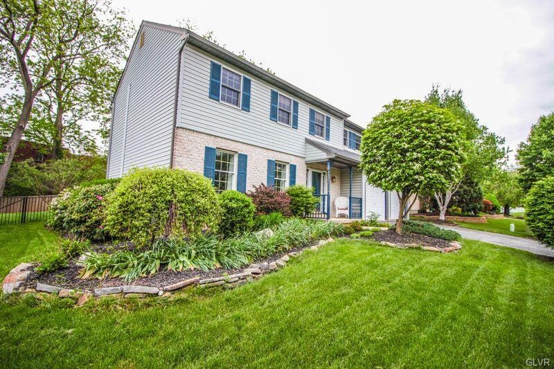 905 Pennsylvania St, Whitehall, PA 18052 - photo 1