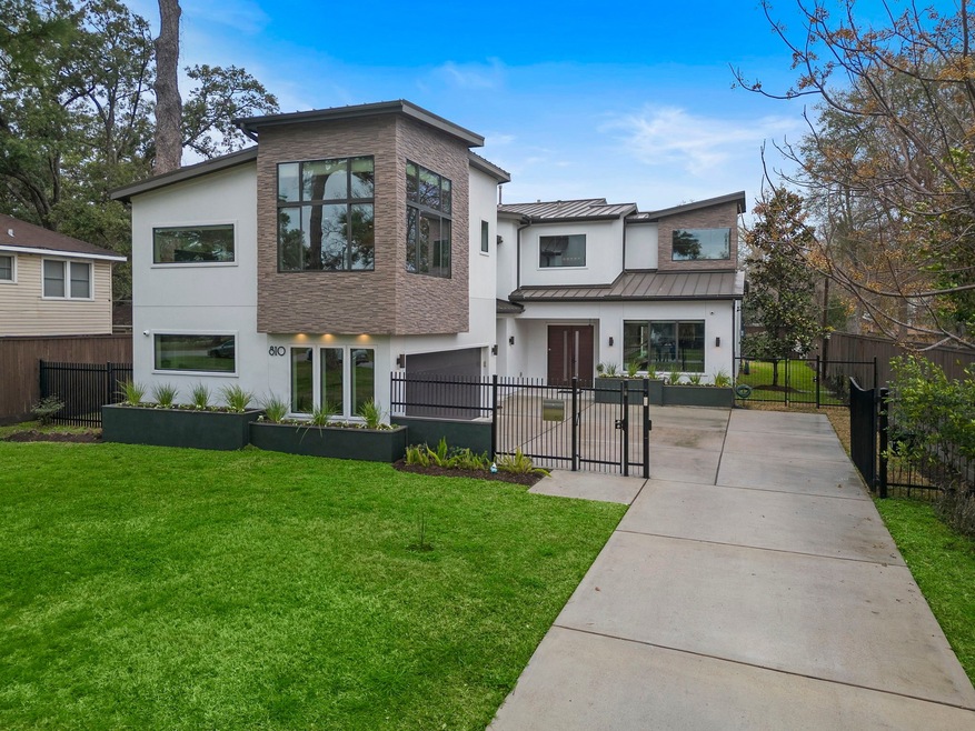 810 W 30th St, Houston, TX 77018 - photo 1