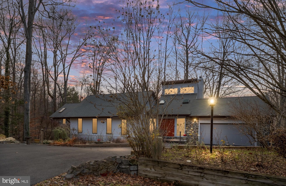 6207 Possum Trot Ct, Manassas, VA 20112 - photo 1