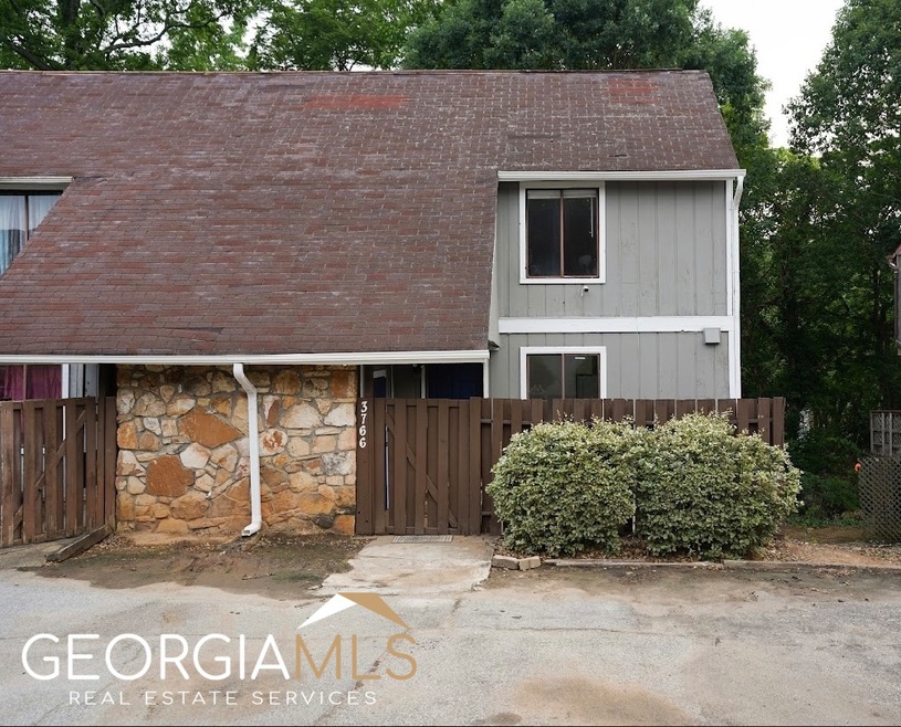 Magical location! Conveniently located near major 