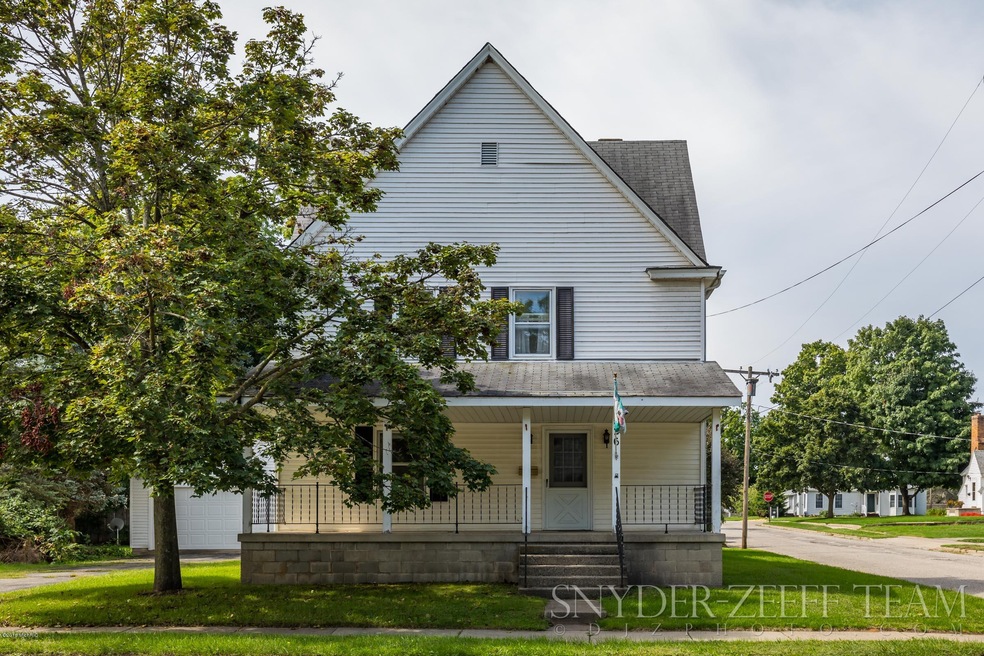 526 N Hudson St, Lowell, MI 49331 - photo 1