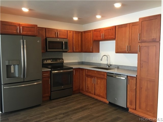 Large open kitchen with upgraded appliances, count