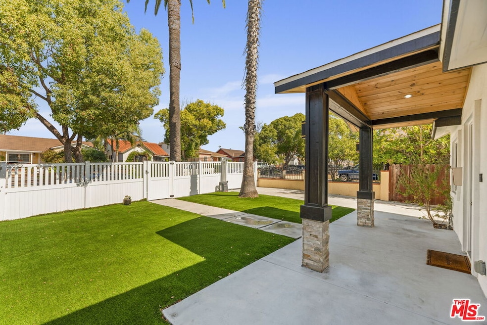 For Sale $1,088,000 • Co-Listing Agent