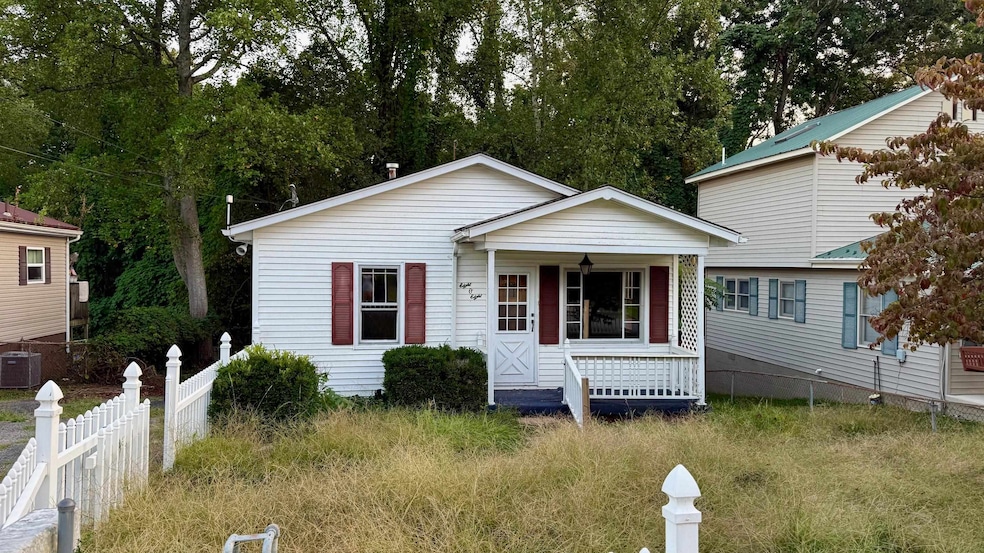 808 James St, Flatwoods, KY 41139 - photo 1