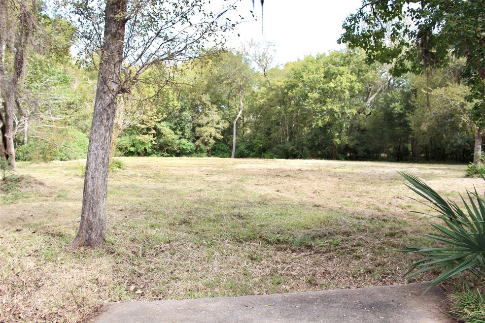 609 Oak Dr, Friendswood, TX 77546 - photo 1