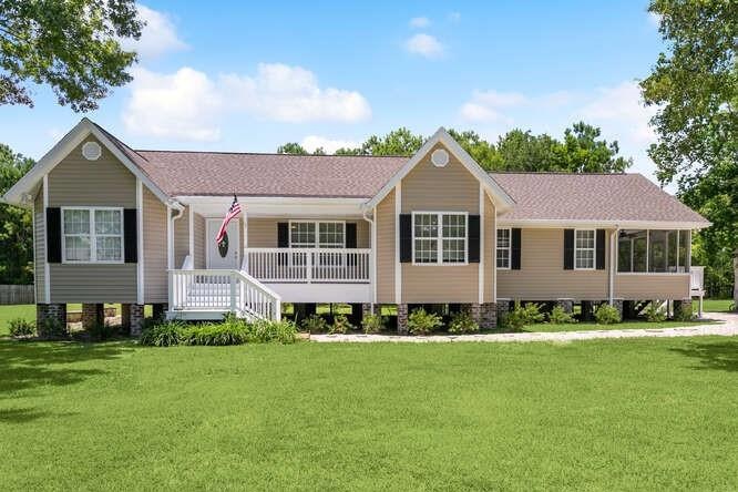 1045 Woodview Dr, Slidell, LA 70461 - photo 1