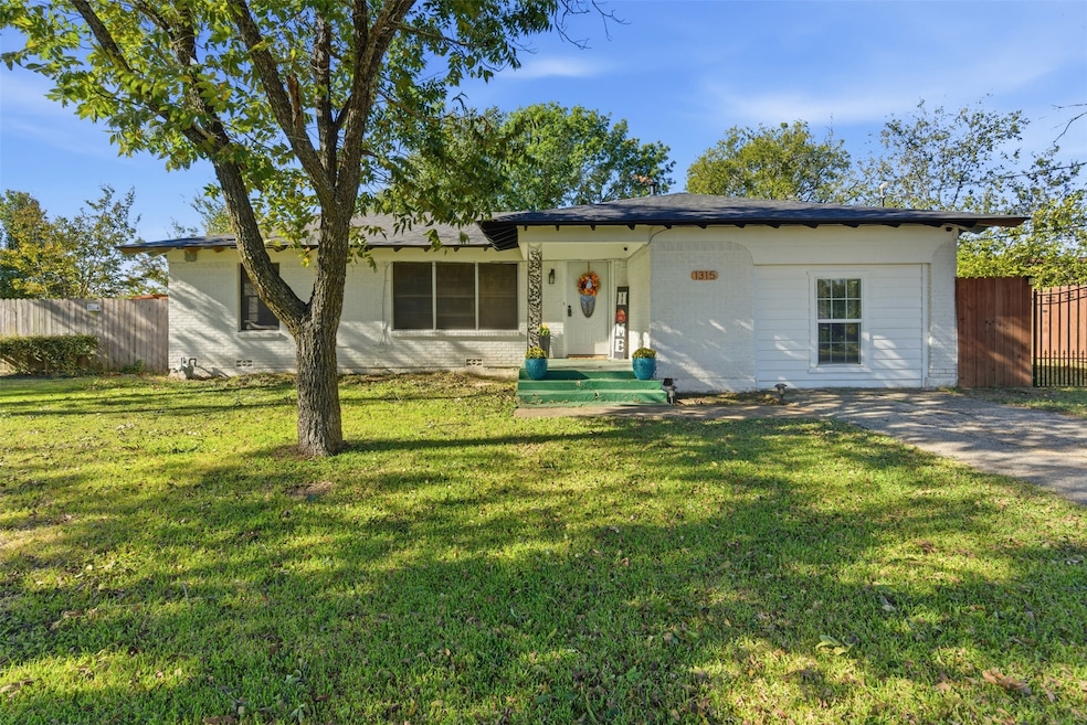 Pending $219,900 • Co-Listing Agent
