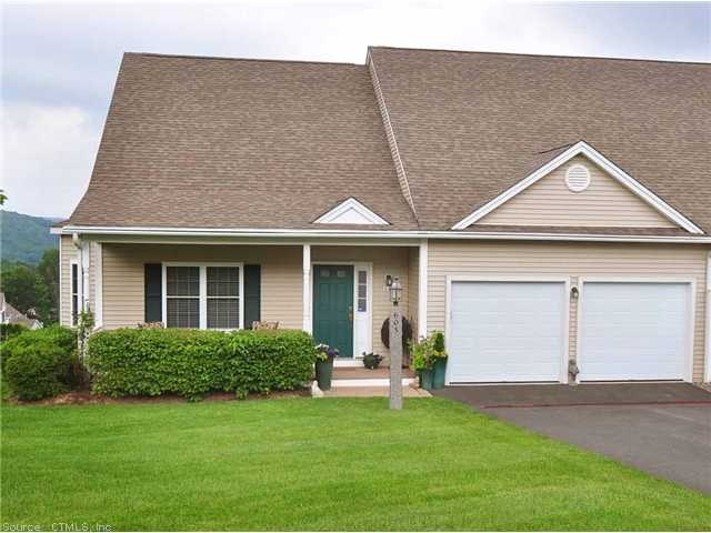 605 Juniper Ct unit 605, Oxford, CT 06478 - photo 1
