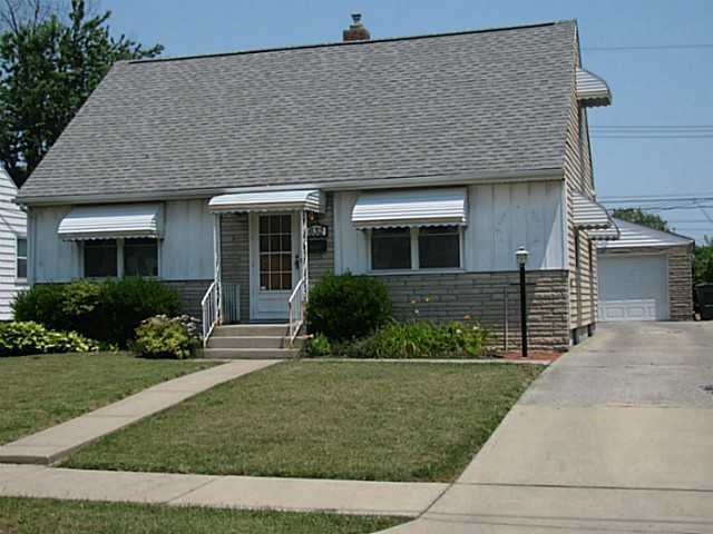 632 Roth Ave, Columbus, OH 43228 - photo 1