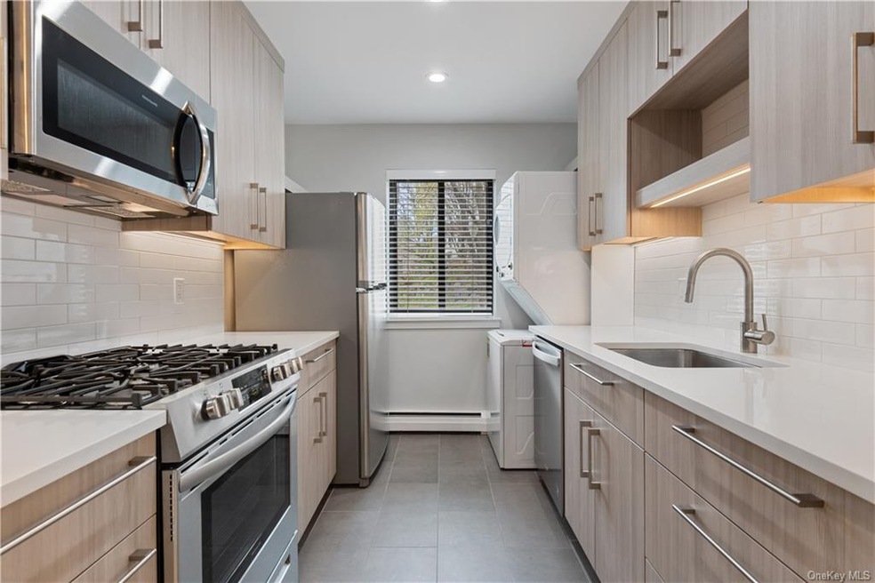 30 Hillside Terrace unit E, White Plains, NY 10601 - photo 1