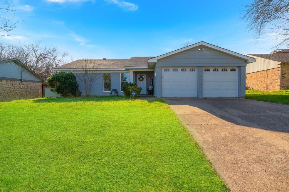 6808 Woodway Dr, Fort Worth, TX 76133 - photo 1