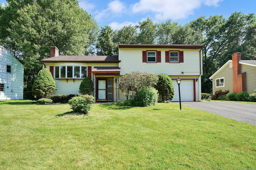 31 Lyman Rd, West Hartford, CT 06117 - photo 1