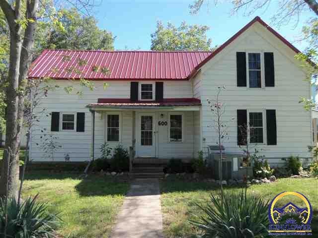 600 E 5th St, Altamont, KS 67330 - photo 1