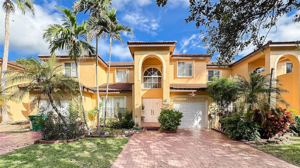 14015 N Forest Oak Cir, Davie, FL 33325 - photo 1