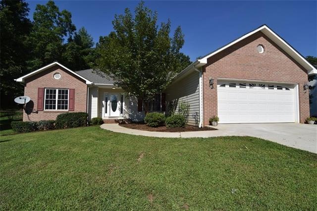 3 Bedroom (Split Floor plan - Master on the opposi