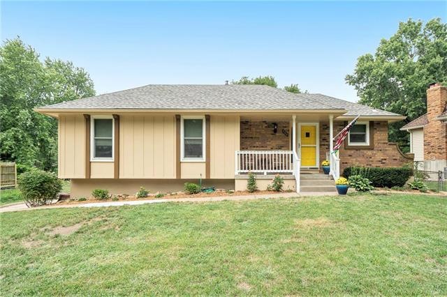 504 S Washington St, Raymore, MO 64083 - photo 1