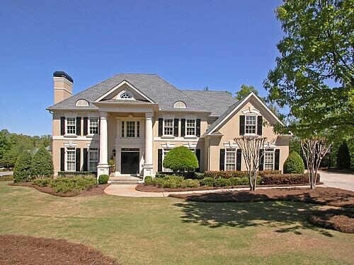 Stately hardcoat stucco home on large, cul-de-sac 