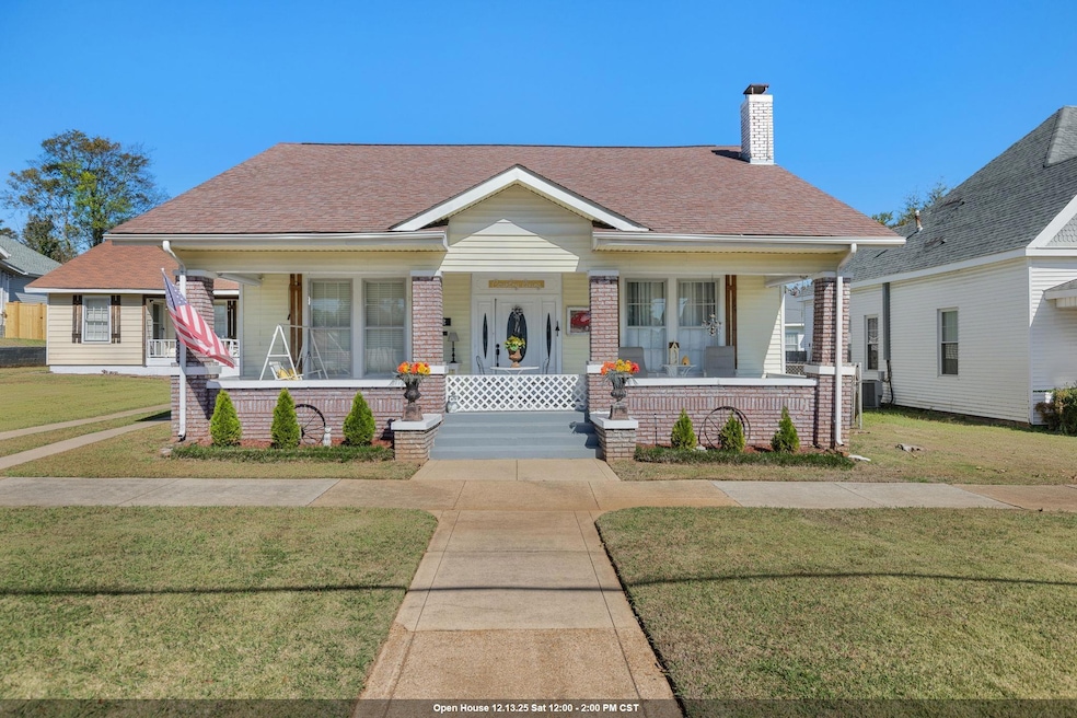 302 W 6th St, Tuscumbia, AL 35674 - photo 1