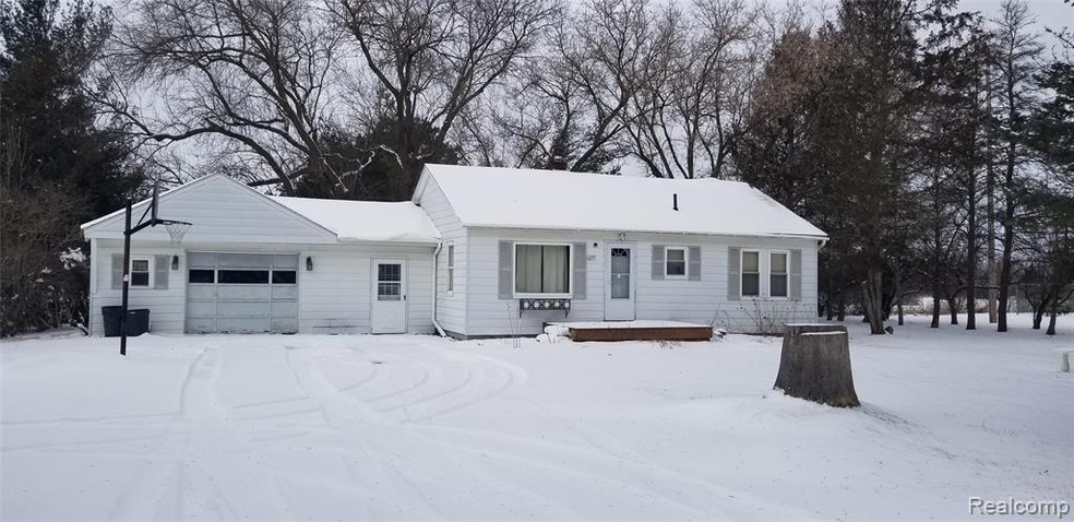 6255 N Linden Rd, Mount Morris, MI 48458 - photo 1