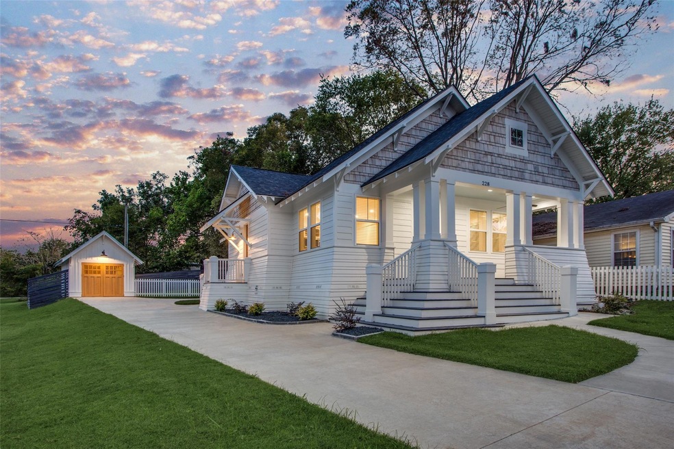 228 E Hull St, Denison, TX 75021 - photo 1