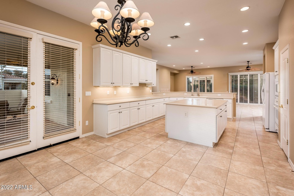 Large Chef's Kitchen