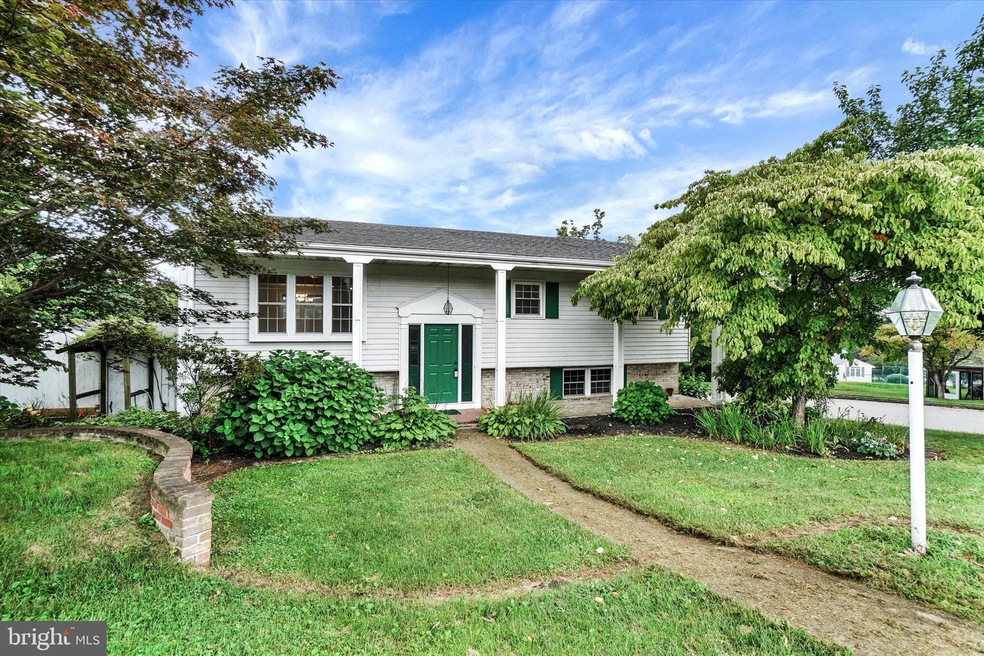 140 E King St, Dallastown, PA 17313 - photo 1