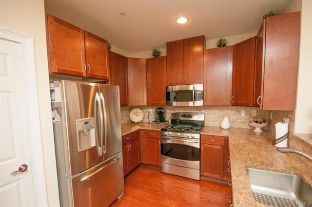 2201 Views Way, Pomona, NY 10970 - photo 1