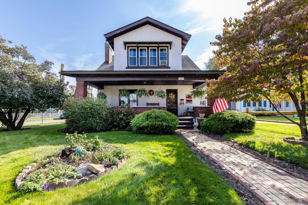 819 W Main St-01