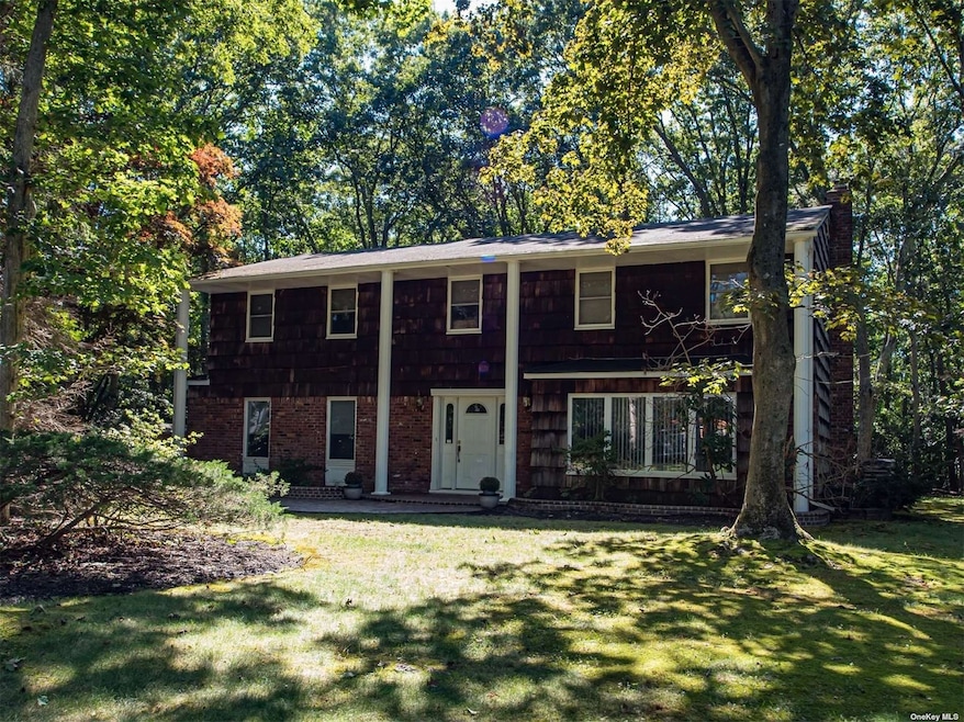 31 Highland Blvd, Dix Hills, NY 11746 - photo 1