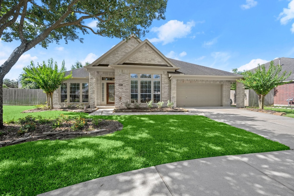 16711 Red Falls Cir, Houston, TX 77095 - photo 1