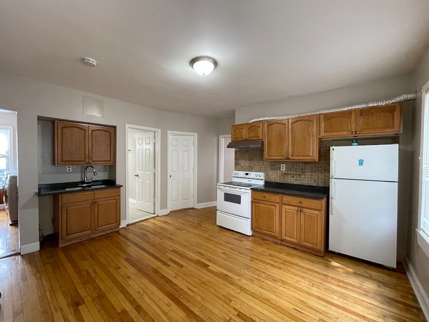 8 Fairbanks St unit 3, Worcester, MA 01610 - photo 1