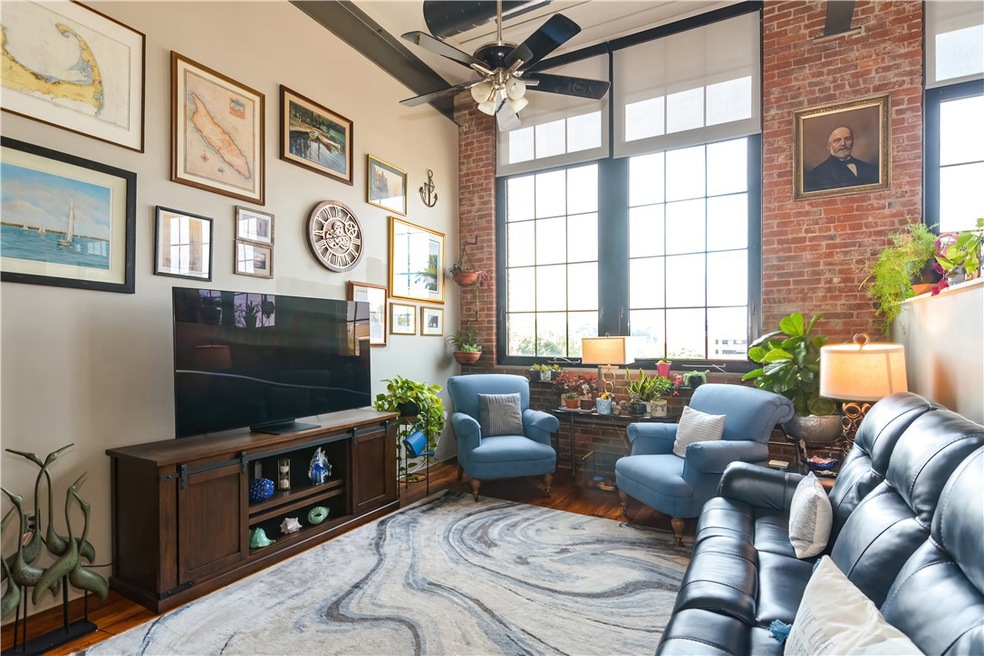 685 Social St unit 306, Woonsocket, RI 02895 - photo 1