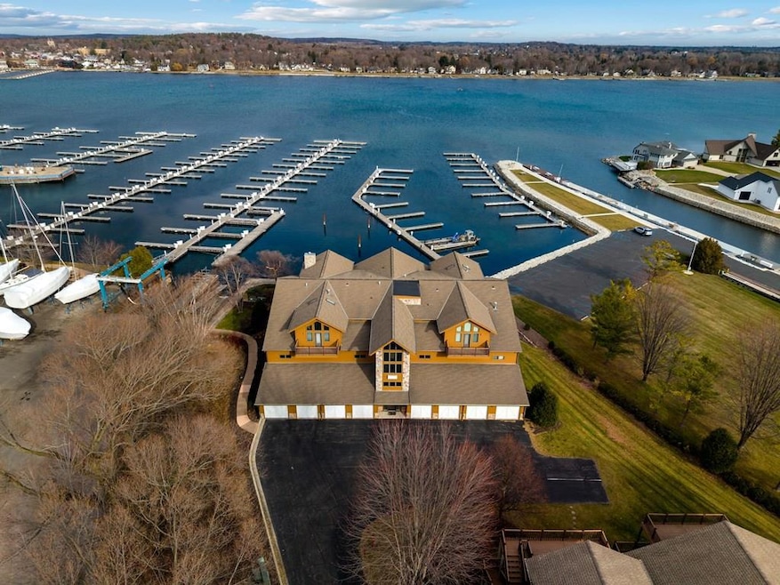 740 Quarterdeck Ln unit 1101, Sturgeon Bay, WI 54235 - photo 1