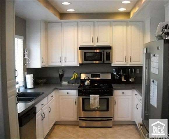 Beautifully remodeled kitchen complete with New Ca