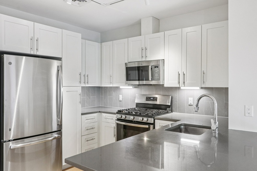 77 New St unit 420, Cambridge, MA 02138 - photo 1