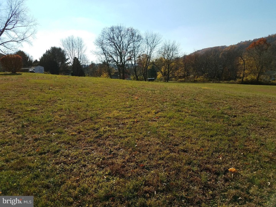 1623 Butter Ln, Reading, PA 19606 - photo 1