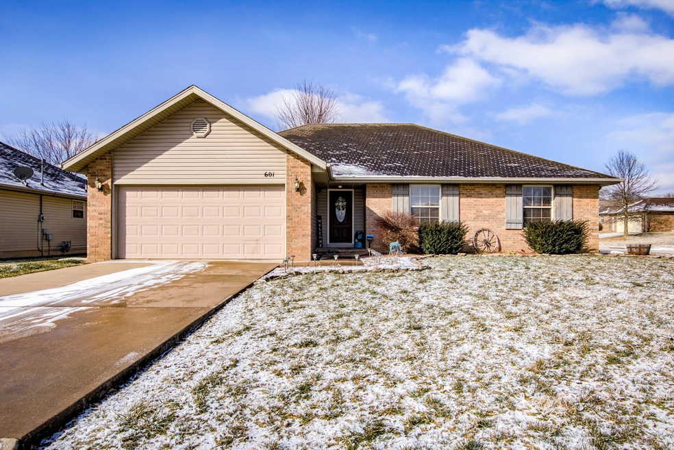 601 S Ashwood Ct, Nixa, MO 65714 - photo 1