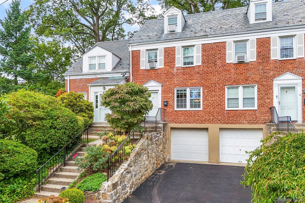 Pending $700,000 • Co-Listing Agent