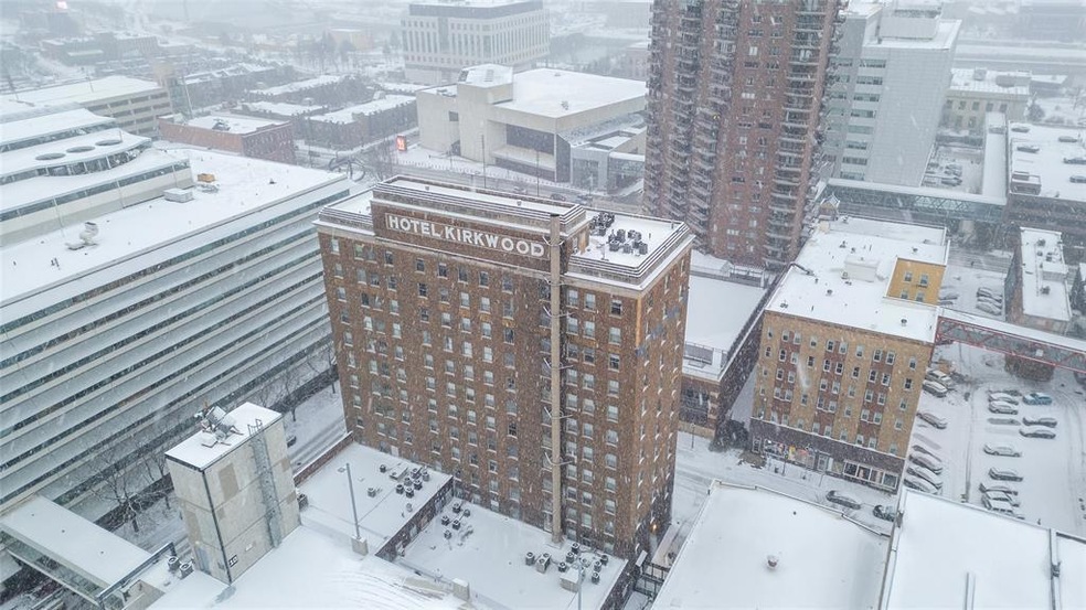 400 Walnut St unit 1102, Des Moines, IA 50309 - photo 1