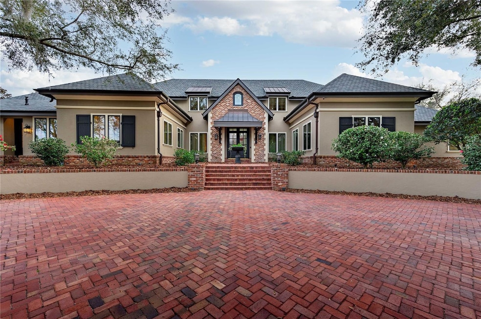 Sold $2,675,000 • Co-Listing Agent