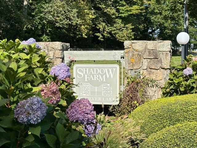 Shadow Farm Condo Association Entrance