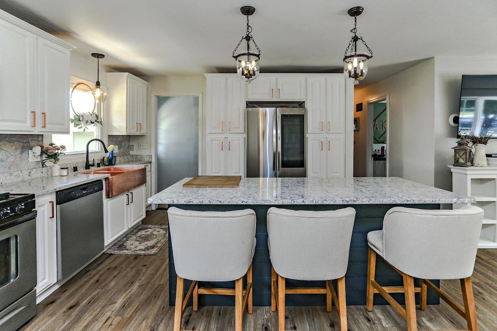 Gorgeous kitchen with large island