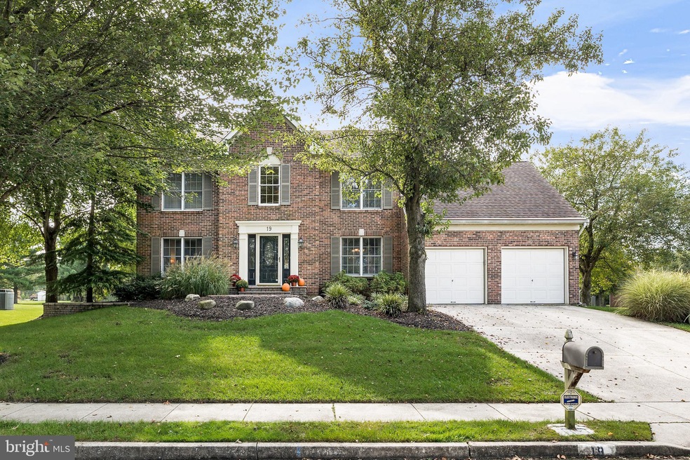 19 Byron Dr, Mount Laurel, NJ 08054 - photo 1