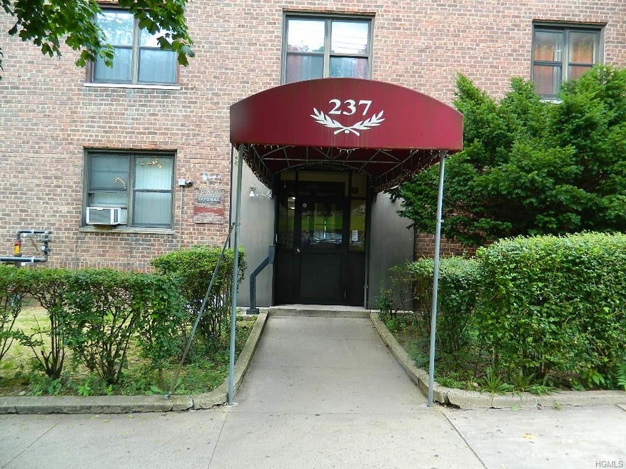 237 N Broadway unit 3C, Yonkers, NY 10701 - photo 1