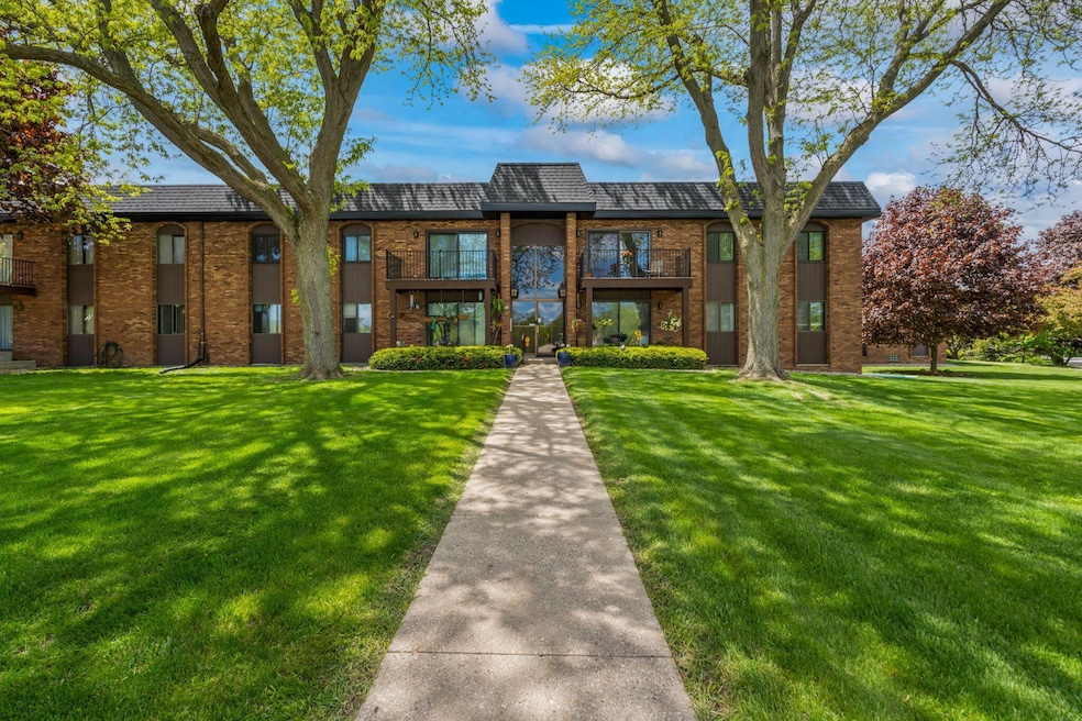 mls_5165 S Root River Pkwy, Greenfield -