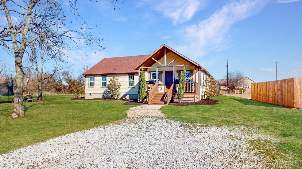 148 Mccrae Ln, Boyd, TX 76023 - photo 1